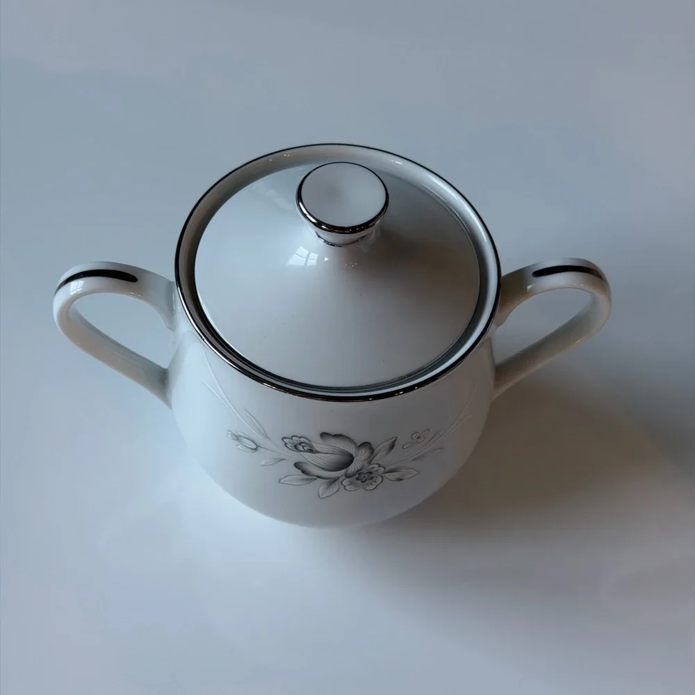 Elegant Sango Morena Japen Porcelain White Floral Creamer and Sugar Bowl Set